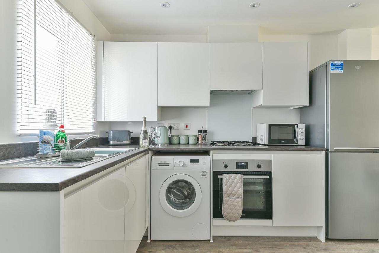 Beautiful New House In Derby For Up To 5 Guests, Suitable For Families Contractors Nhs Staff Etc Buitenkant foto