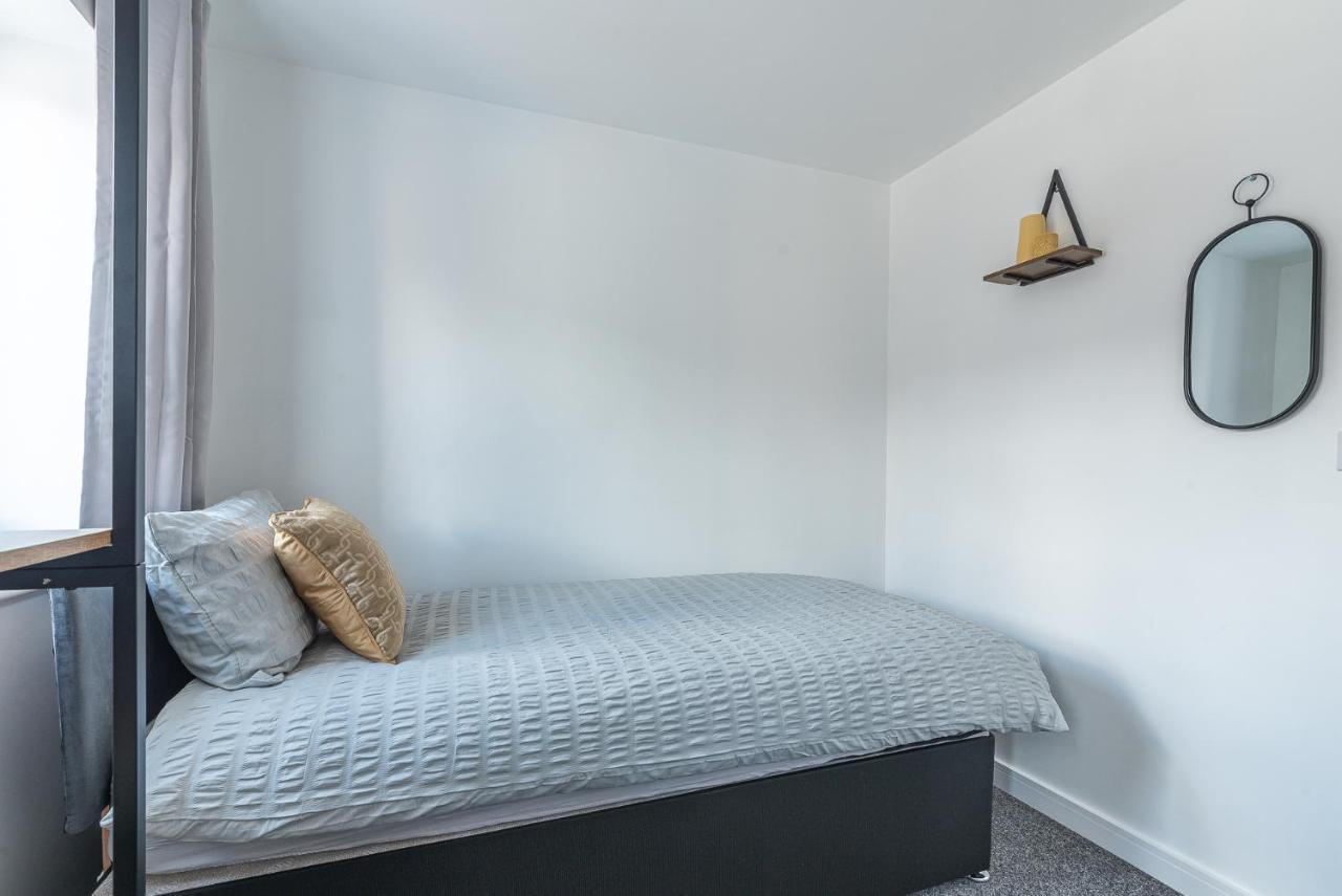 Beautiful New House In Derby For Up To 5 Guests, Suitable For Families Contractors Nhs Staff Etc Buitenkant foto