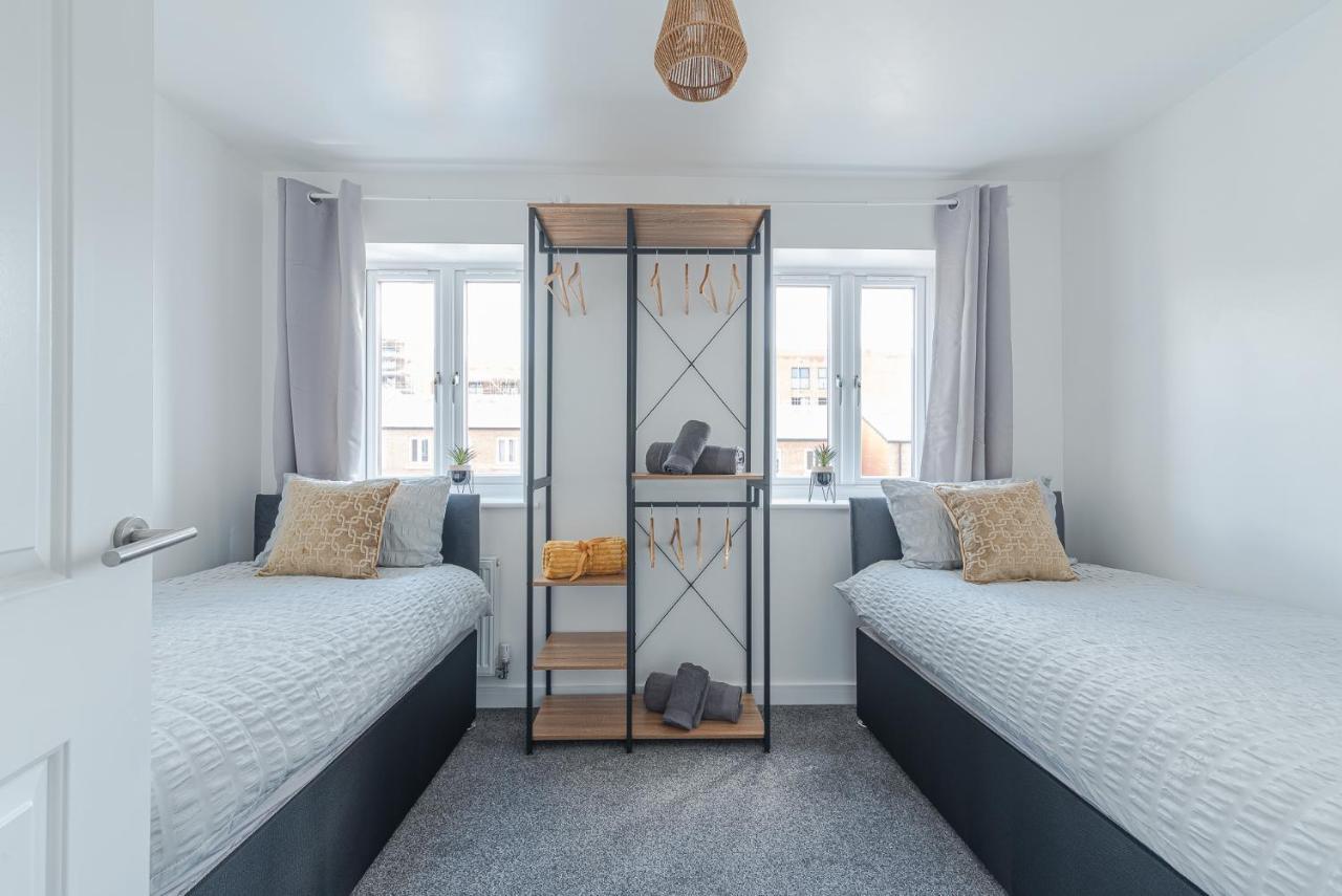 Beautiful New House In Derby For Up To 5 Guests, Suitable For Families Contractors Nhs Staff Etc Buitenkant foto
